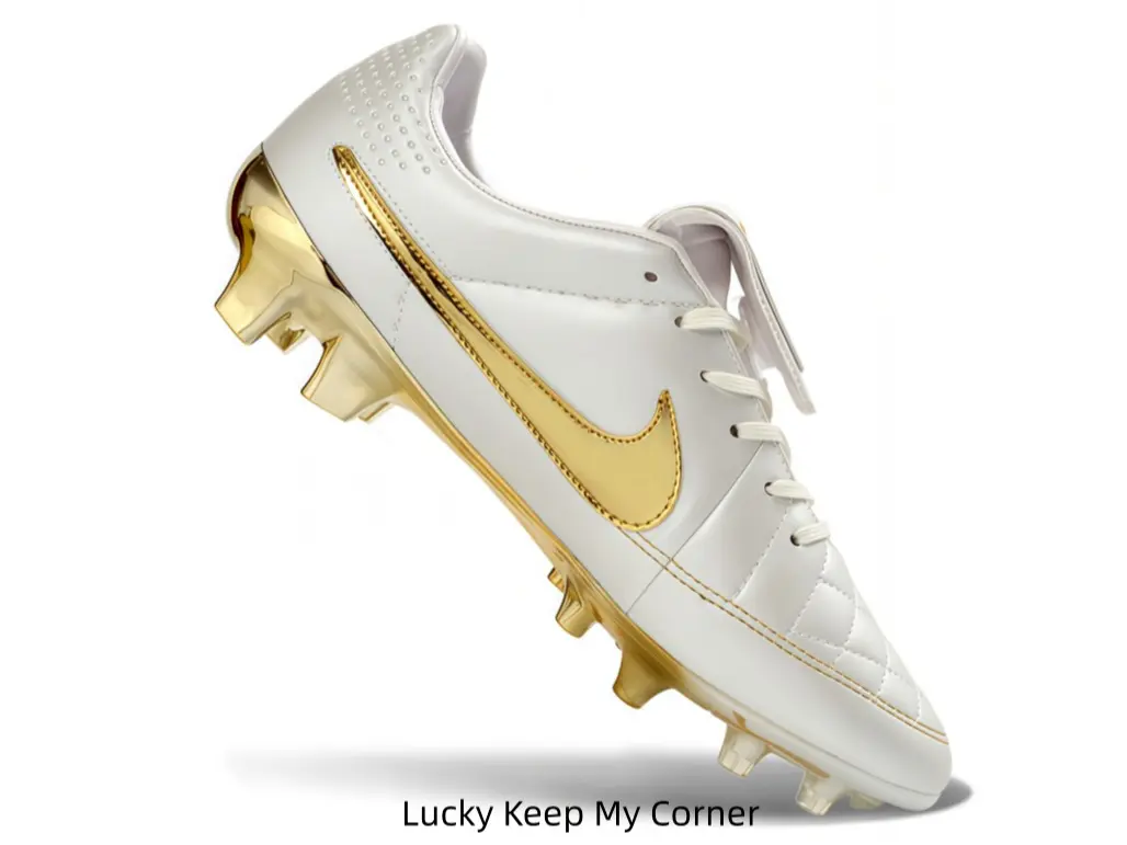 Lightweight Low-Top Sports Collectible Cleats, Flexible Sole, Comfort Fit - Essential for Urban Collectors