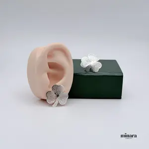 MINARA 950 SILVER Arete Trebol Grande Plano - Large Flat Silver Clover Earring