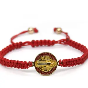 Pulserade San Benito Red Cord Bracelet with Circular Design and Red Cord 1 piensa