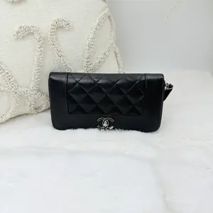 Pre-owned CHANEL Mademoiselle Black Leather Chain Wallet WWL