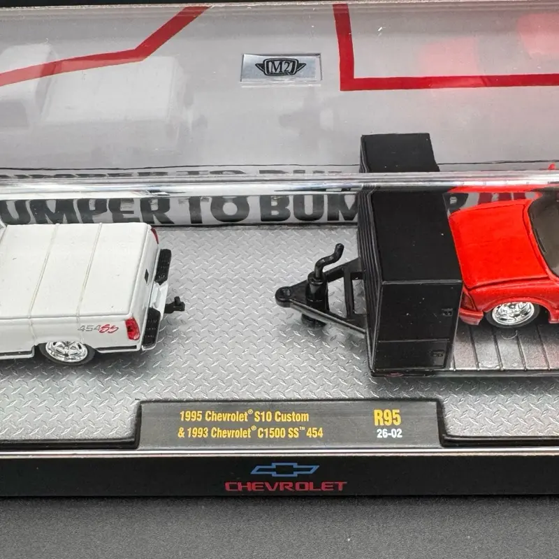M2 Machines Auto-Haulers - 1995 Chevrolet S-10 Custom and 1993