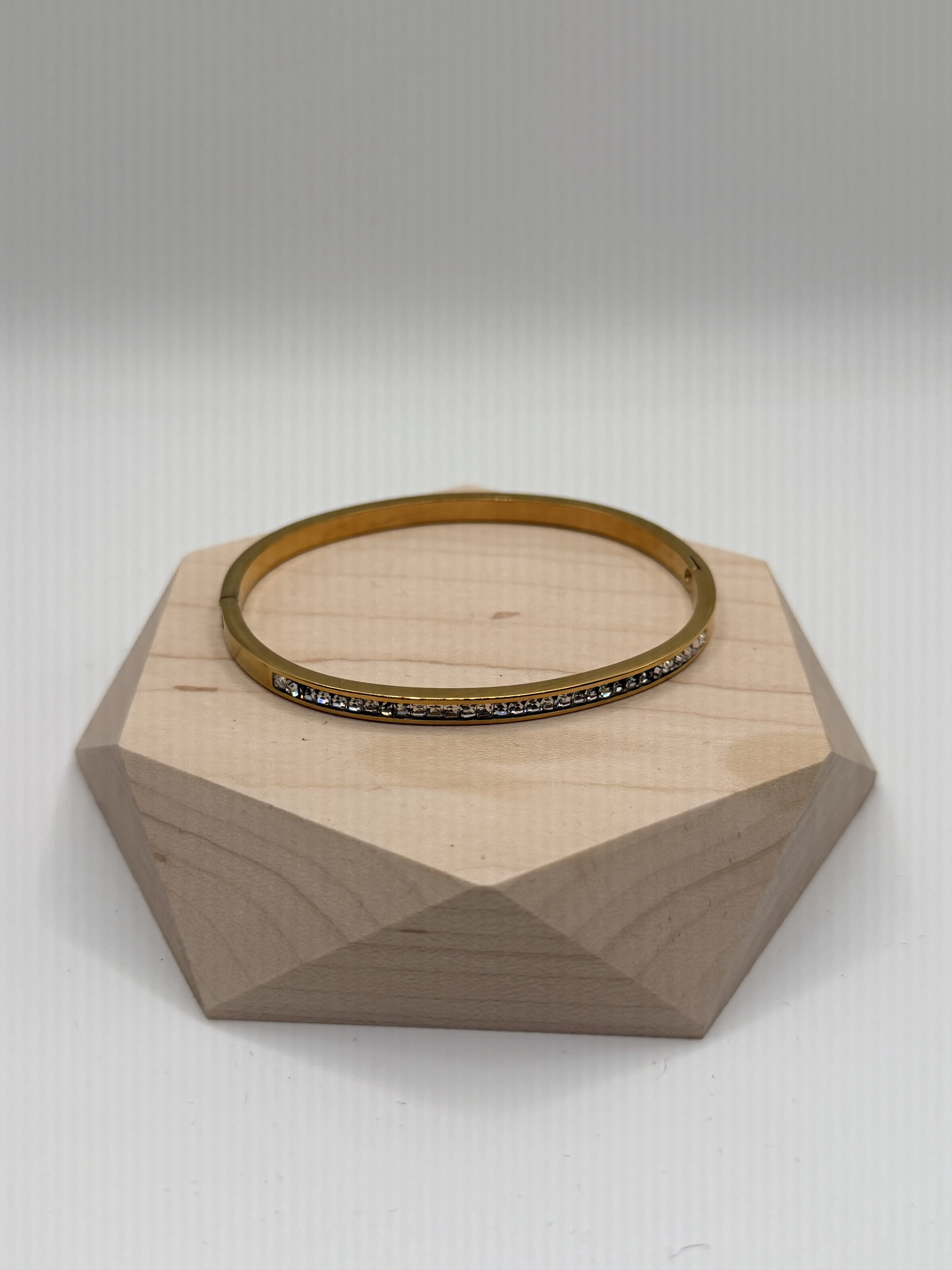 Tiny stones bangle bracelet in stainless steel