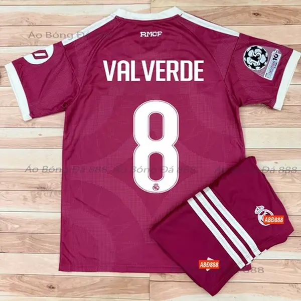 2026/27 Pink Soccer Jersey, Unisex Football Shirt with Short Sleeves, Lightweight Athletic Sportswear, Modern Gamewear.