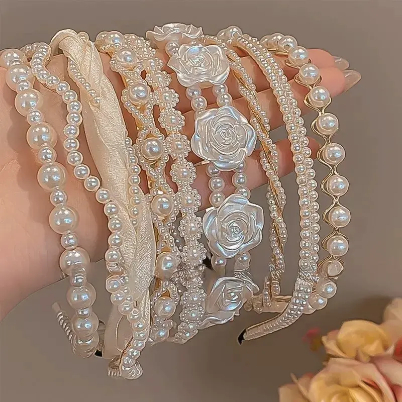 5 Piece Faux Pearl Headbands for Women, Vintage Padded Floral Hair Bands with Rose Accents for Teen Girls, Weddings & Birthday Parties, Aesthetic, Dating, Bridesmaids, Wedding Party, Anti-Slip Tip, Floral Motifs, Thin Padded, A