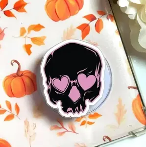 Pink Heart Eyes Skull MagSafe Phone Grip, Pastel Goth Aesthetic Pop Socket, Spooky Cute Skeleton Holder, Kawaii Gothic Gift, Kindle Grip Accessory
