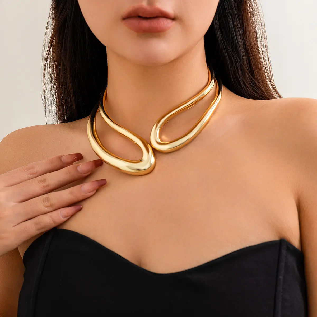 Necklace (gold)