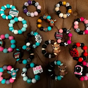 Cup Charm Claim for Tumblers - Stylish and Trendy Cup-Shaped Charm for Any Outfit or Occasion - Drinkware