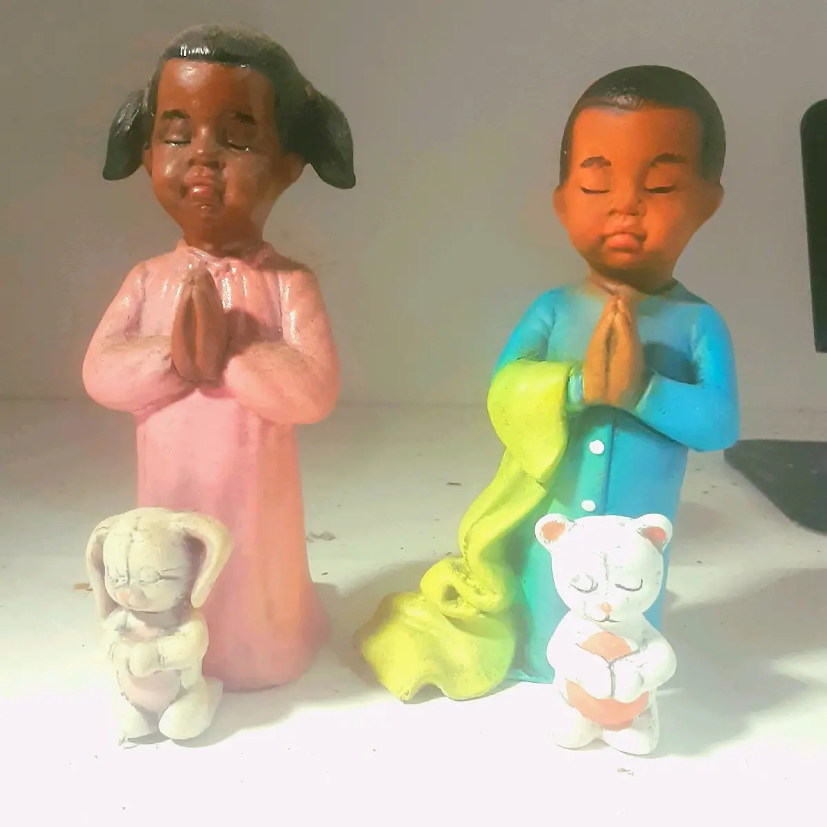 Praying  kids