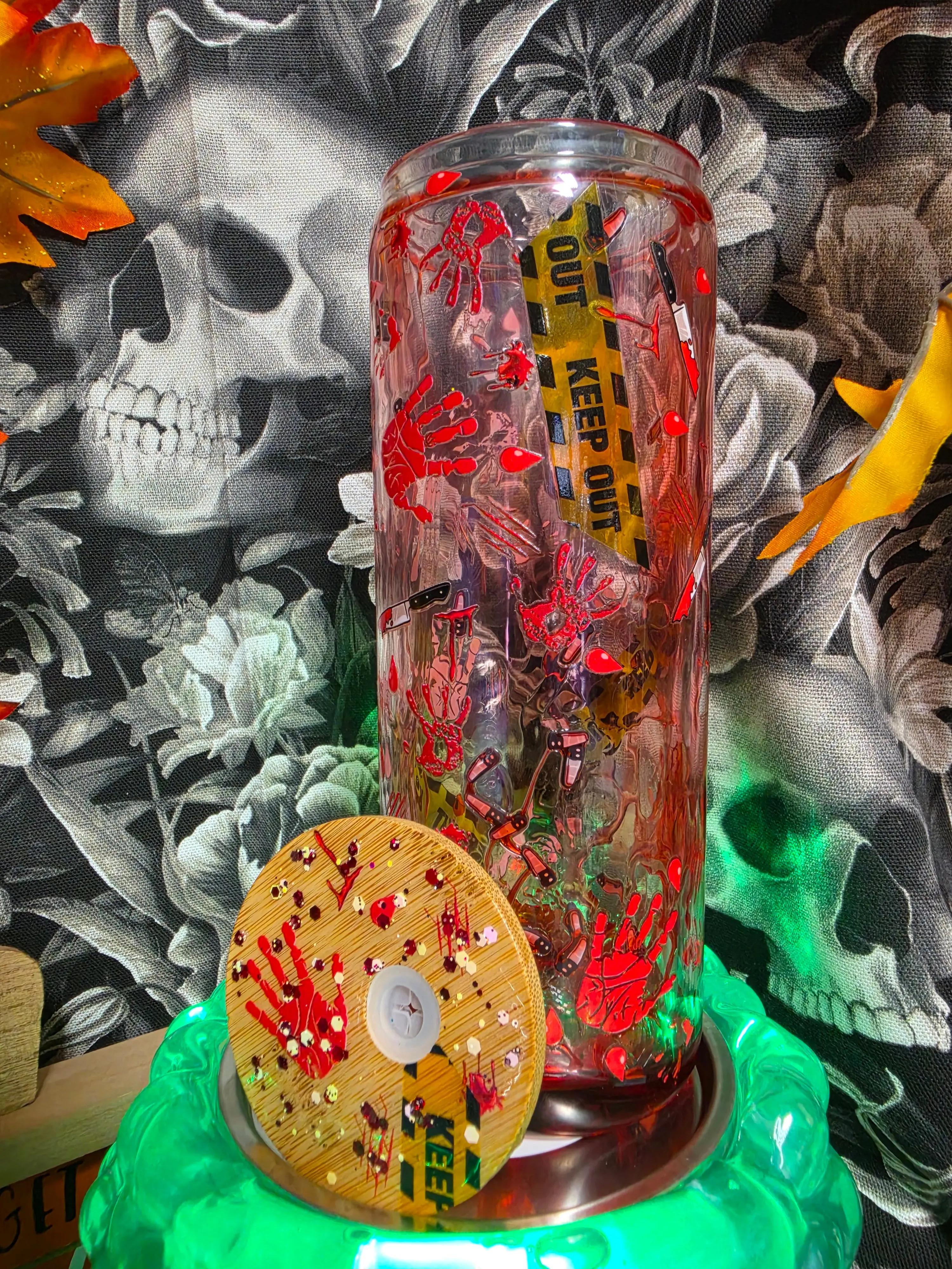 Horror bloody hands 25oz glass snowglobe tumbler