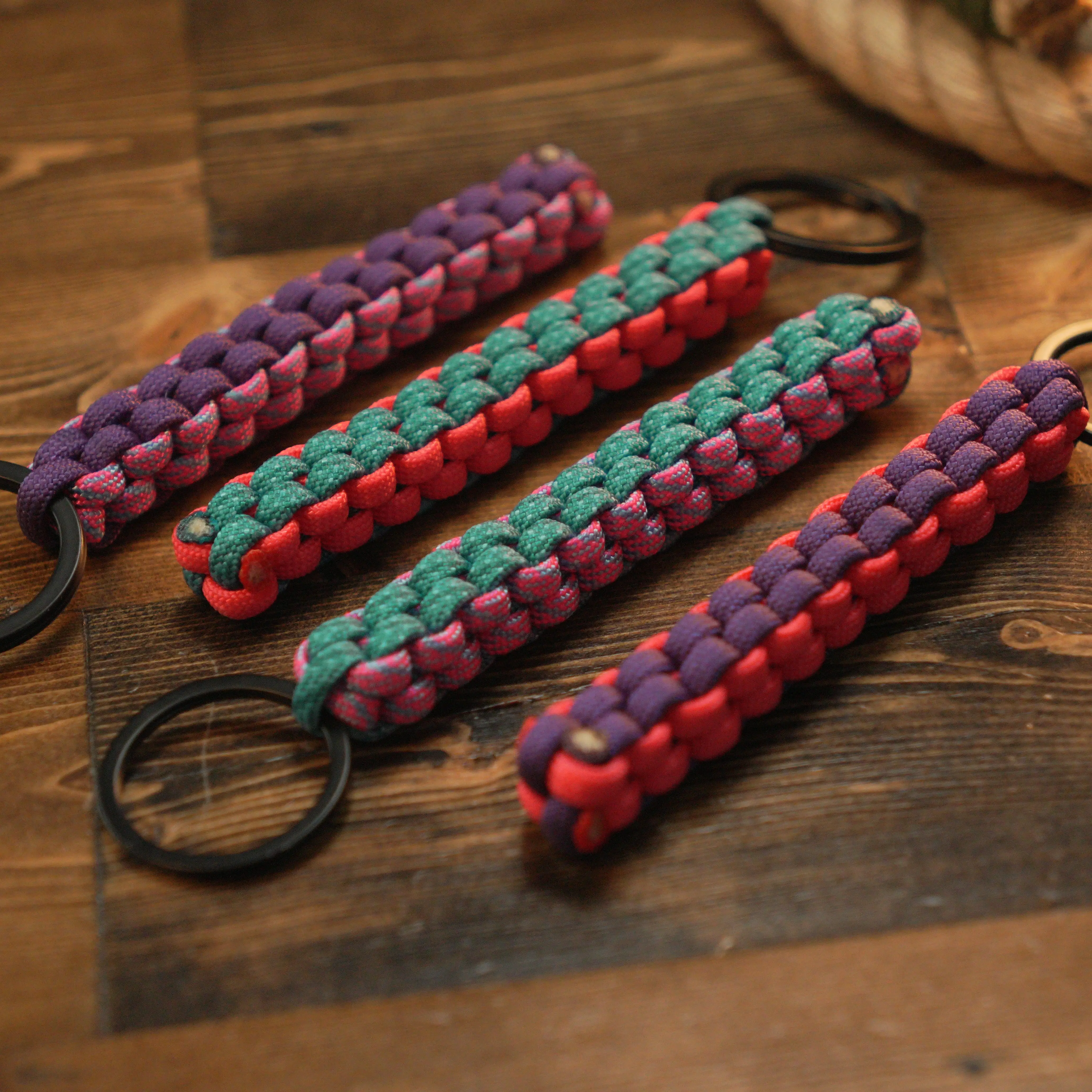 Crown Knot Keychain Kit Boondoggle Dynamite