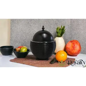 4.5 L Elegant Black Round Chafing Dish | Versatile Food Warmer for Catering & Events