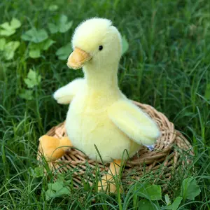 Cute Duck Plush Toy 25cm/9.84in Adorable Soft Stuffed Animal Cute Animal Design, Ideal for Kids' Birthdays & Special Occasions, Unique Decoration Item