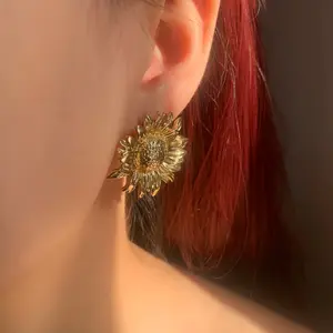 Yahzee Sunflower-Shaped Gold Stud Earrings - Vintage Cottagecore Floral Design | Summer Outfit Fashion Jewelry | Versatile for Daily Wear | Great Gift Idea | 2-Pack