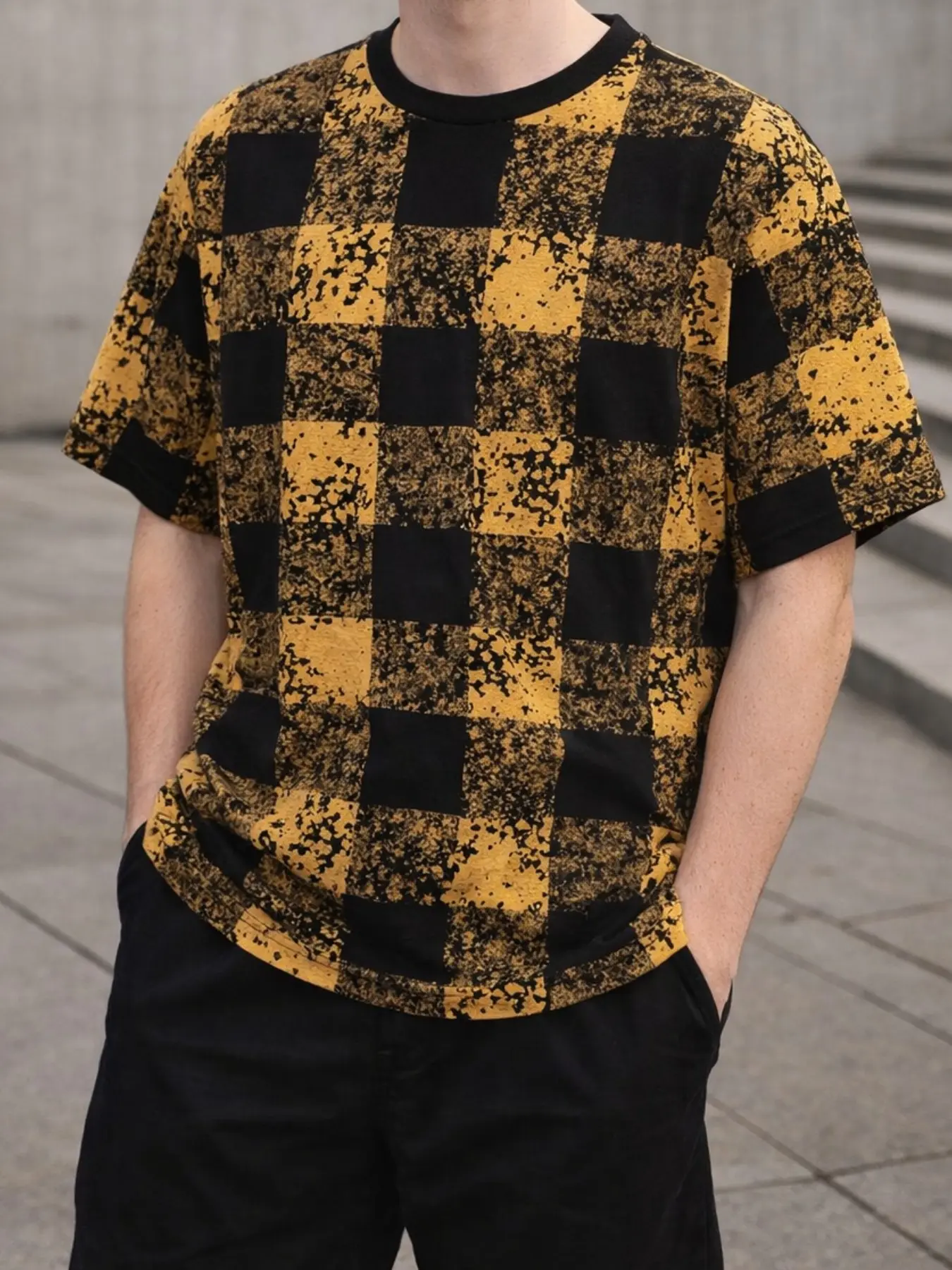 Retro distressed yellow and black checkerboard T-shirt: splashed texture checkered loose short sleeved shirt, trendy and cool yellow and black contrasting checkered top