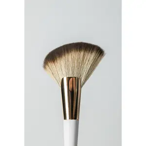 Angle Bronzer Brush (F9)