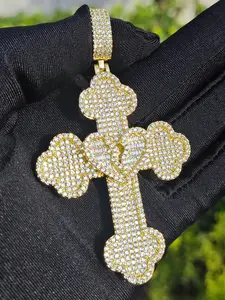 Iced Out CZ Diamond Cross Necklace, Statement Christian Jewelry Gift New Hip Hop Heart Cross Pendant Necklace, Simple and Unique Full Diamond Chain, Trendy and Versatile Jewelry for All Occasions
