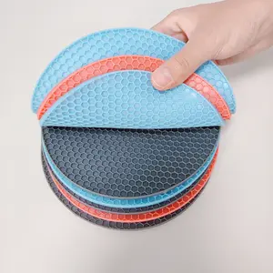 11-Piece Orange Silicone Heat-Insulating Placemats, Honeycomb Thickened High-Temperature Resistant Pads for Home Kitchen Dining Tables & Office Desks, Tableware Protective Coasters