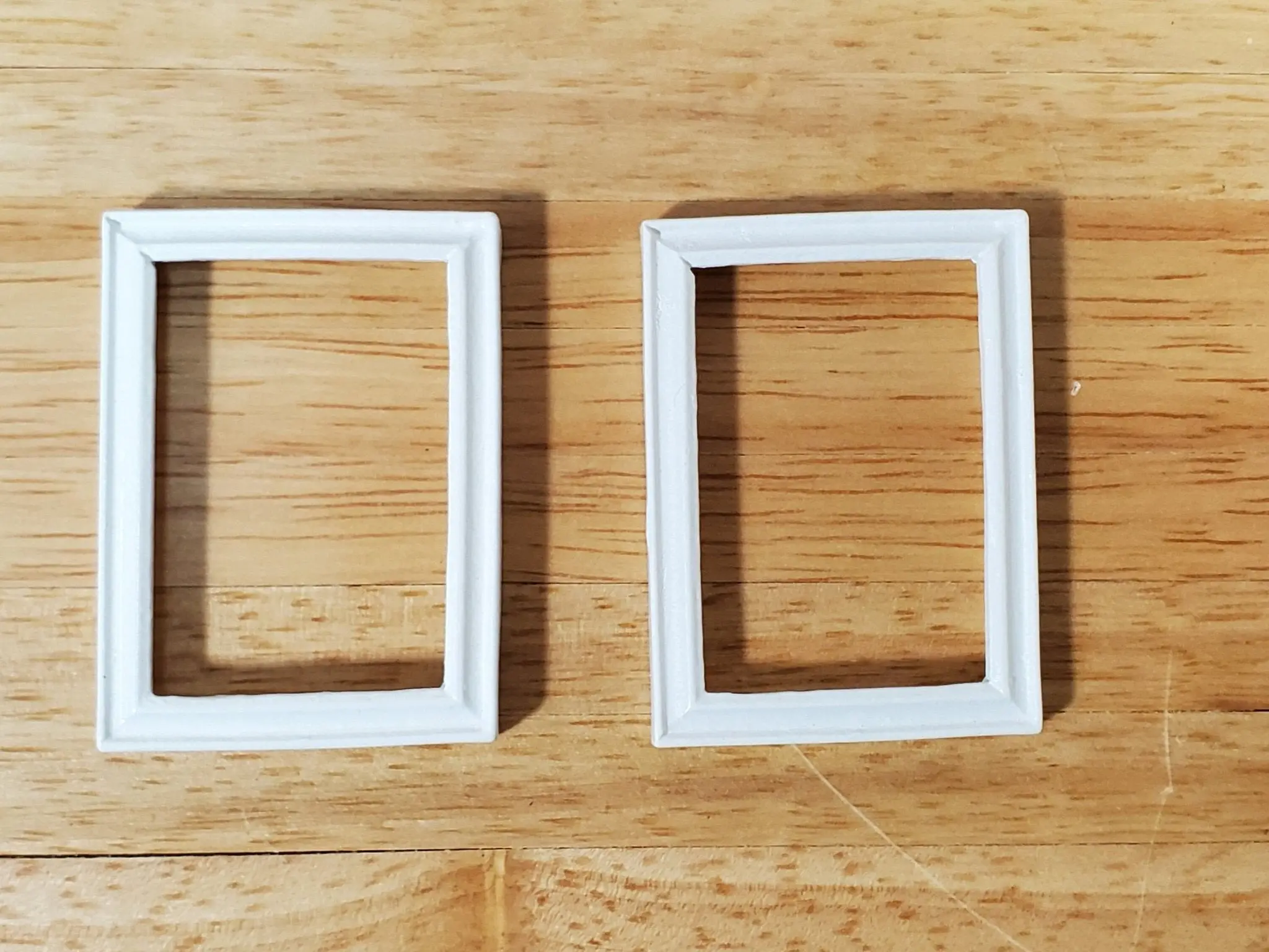 Dollhouse Picture Frame Set of 2 Small White for Paintings 1:12 Scale Miniatures