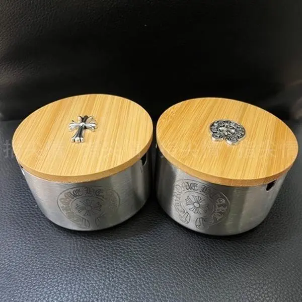 Gothic Cross Engraved Stainless Steel Ashtray with Sealed Bamboo Lid, 2 Styles Windproof Odor Blocking Cigarette Ash Tray