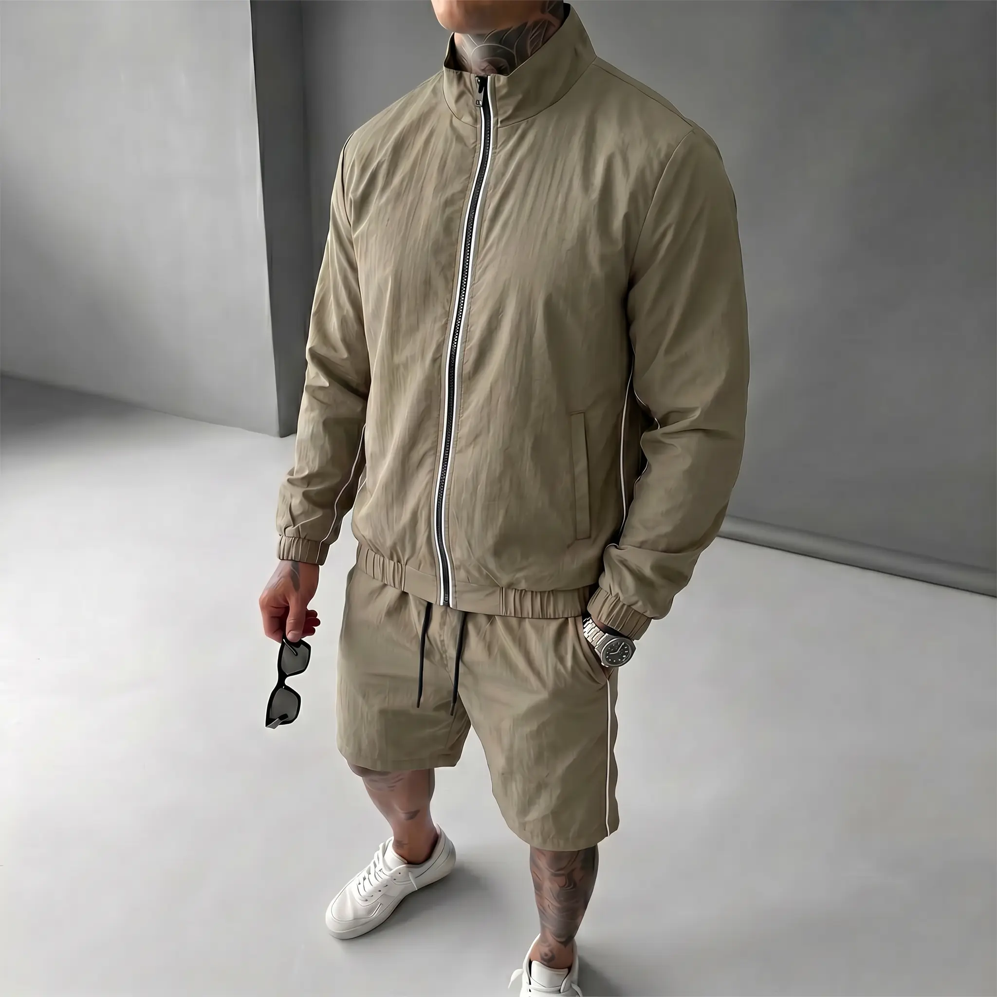 Men’s comfortable, stylish casual sports set featuring a stand-collar jacket and loose, breathable shorts—two-piece outfit suitable for outdoor hiking, camping, fishing, gym workouts, running, daily commuting, and street-style fashion.