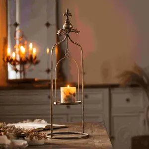 1 Vintage French-style antique metal candlestick - an iron tabletop decoration for homes and dining rooms, suitable for Christmas table decorations, romantic dinner settings, and photography props.