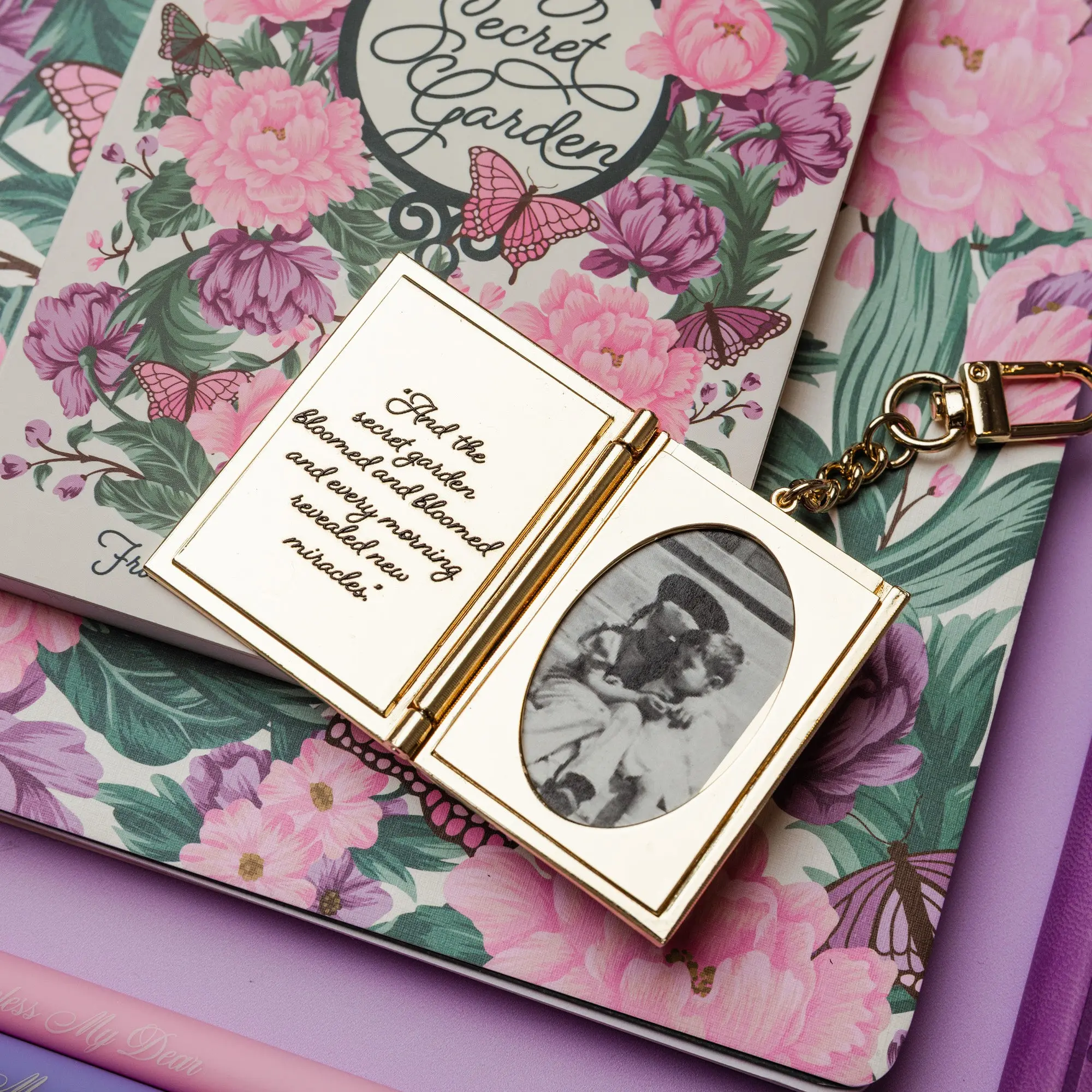 Locket Keychain - The Secret Garden (Collector's Edition)