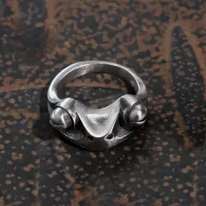 GTHIC Stainless Steel Rango Chameleon Ring for Men Women – Cool Fashion Accessory for Street Style or Casual Outfits
