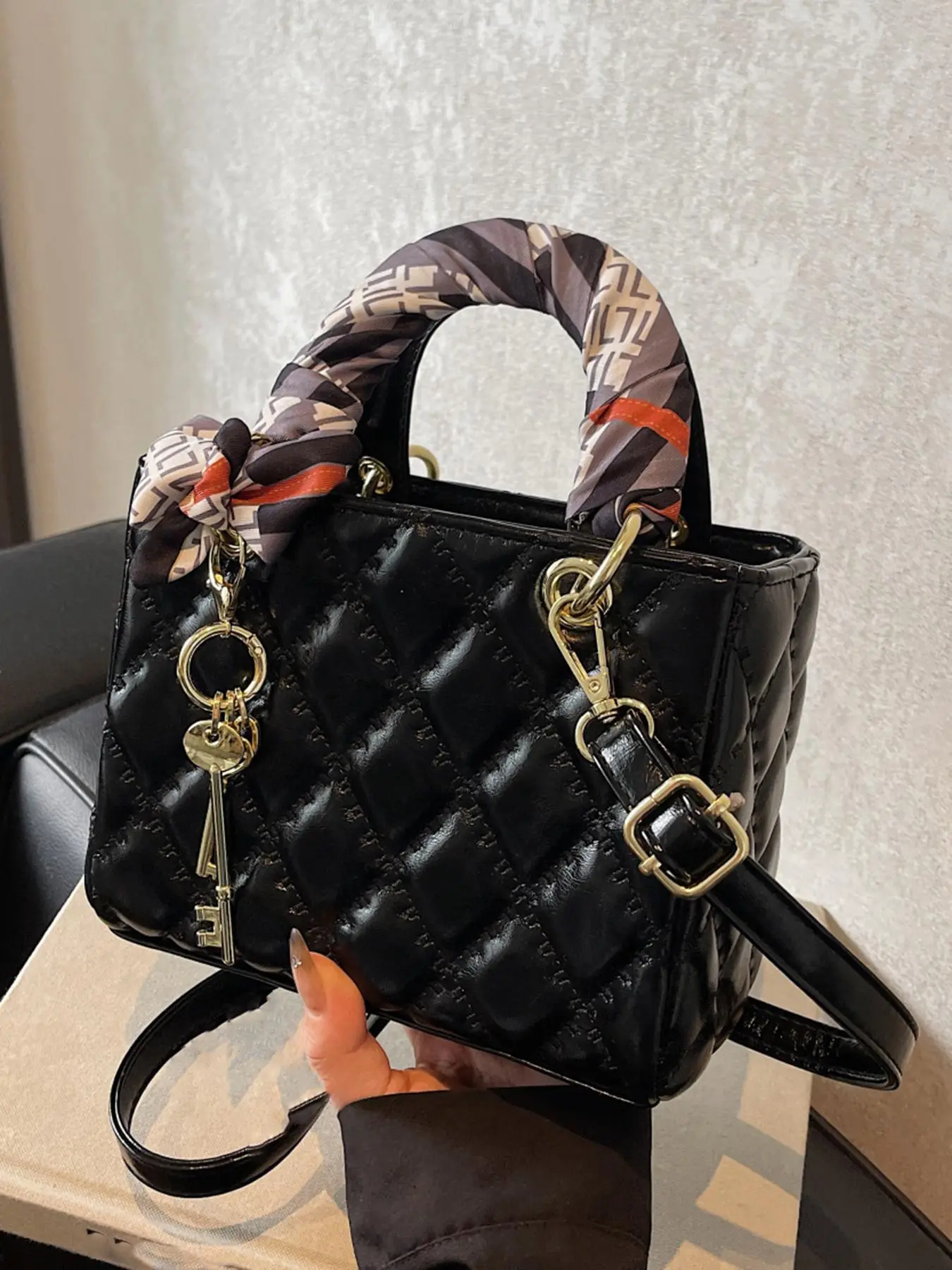 Women's Fashionable Solid Color Quilted PU Leather Handheld Bag Purse - Casual Shoulder Purse for Daily Commute, High-Quality Versatile Gift for Girlfriends, Purse Shoulder Bag