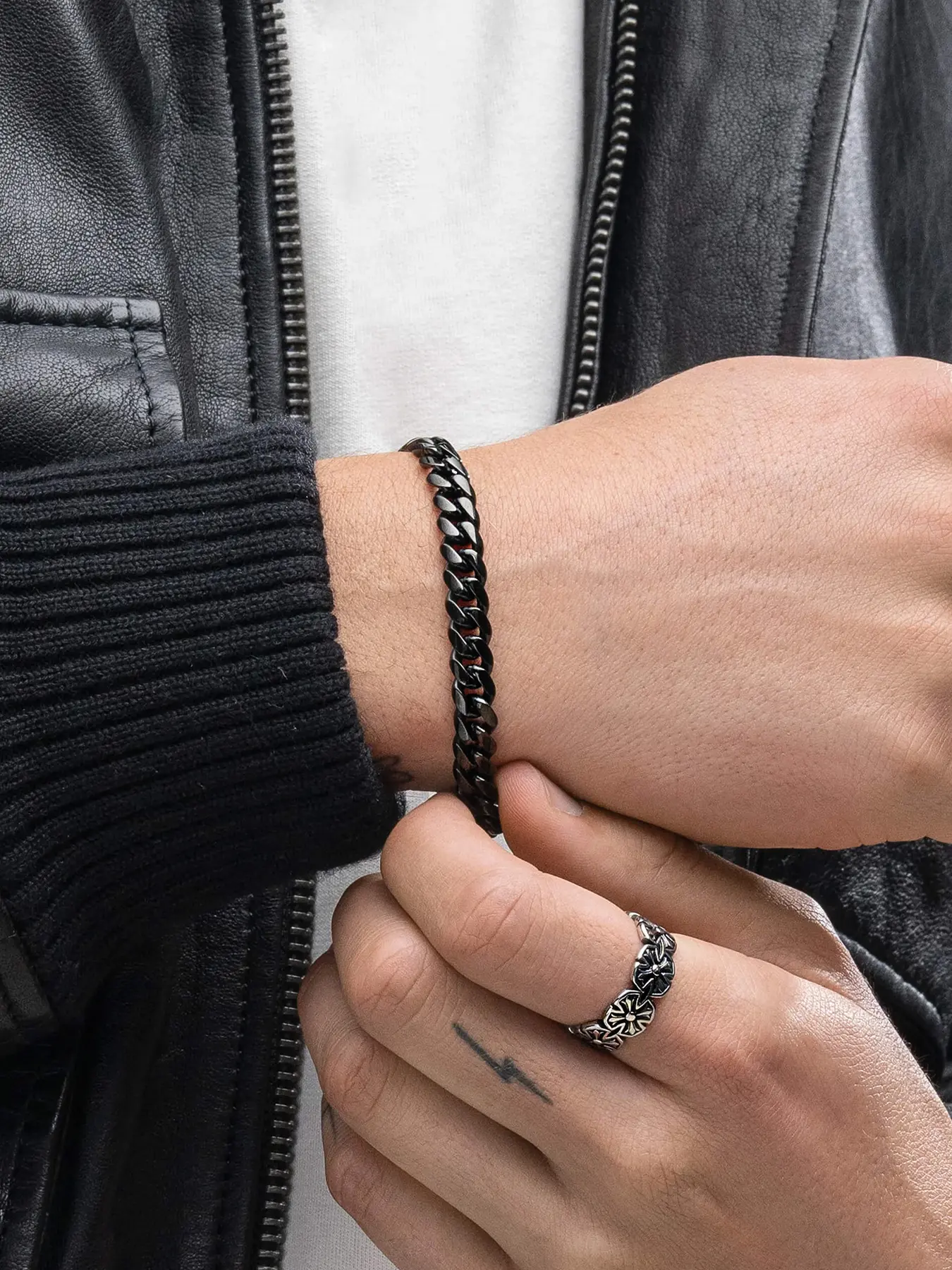 1 piece of ICED CHICS 10MM black hip-hop Cuban chain bracelet, Chunky Chain Bracelet, Cuban Link Bracelet, Metal Bracelet, unisex, couple's bracelet, suitable for gifting, dating, Hip-hop street casual style