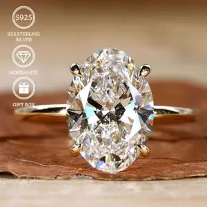 A fashionable 3-carat moissanite 925 sterling silver oval ring: a stunning luxury piece perfect for celebrations, parties, special occasions, and more.