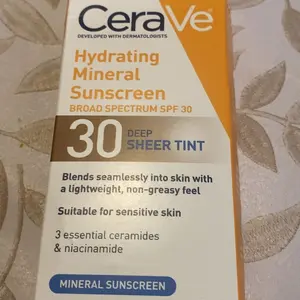 Product Review of CeraVe Sheer Tint Hydrating Mineral Sunscreen SPF 30 from S**a