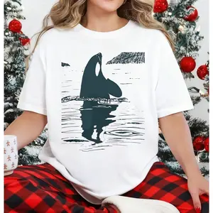 100% Cotton Orca Sea T-Shirt – Killer Whale Ocean Lover Tee for Women Men, Nature Linocut Graphic, Marine Life Gift T for Sea and Orca Fans