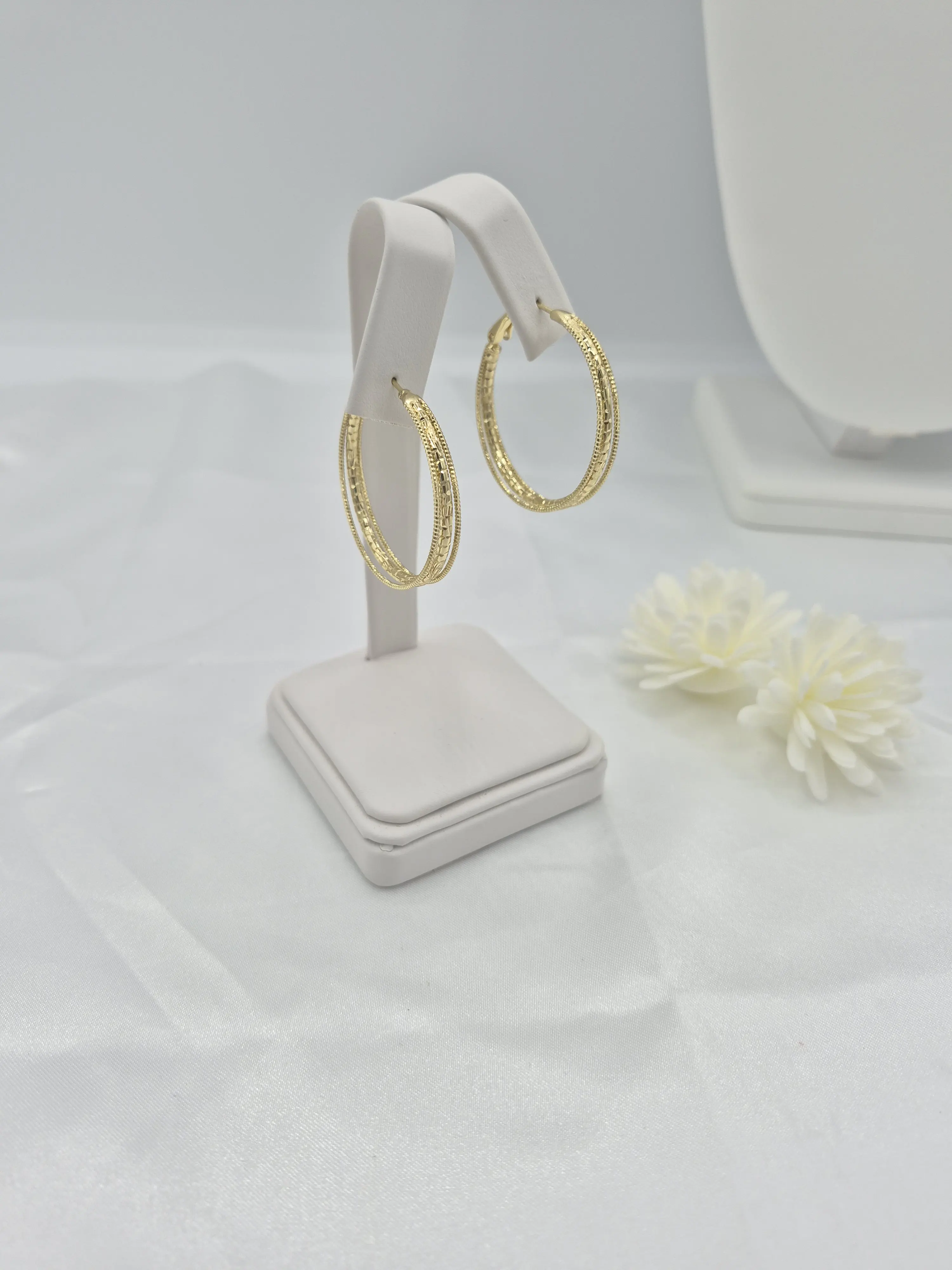 14k gold plated hoop earrings .(35) 14k gold plated hoop earrings .(35)