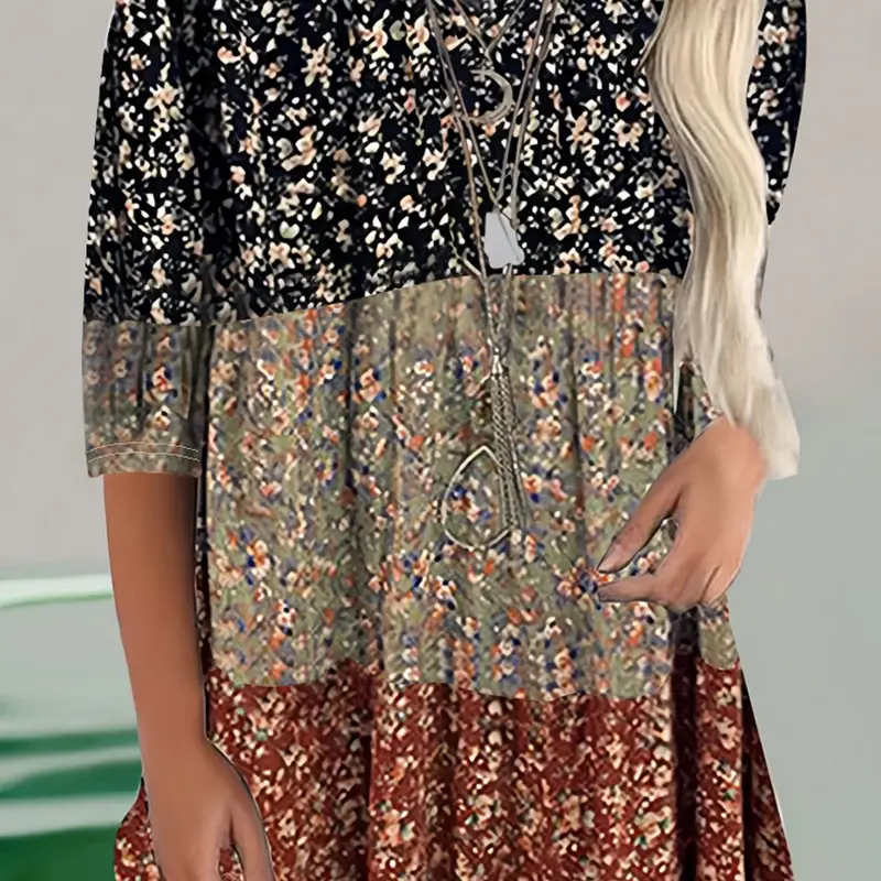 Plus Size Bohemian Style Three-Quarter Sleeve Round Neck T-Shirt, Women's Ditsy Floral Print Colorblock Casual Stretch Top, All Seasons Wearable, Ditsy Floral Pattern
