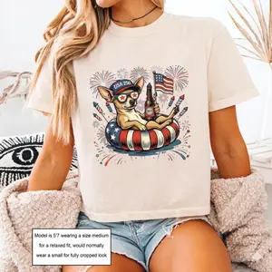 Comfort Colors Boxy Tee Patriotic Chihuahua Graphic Tee Cropped Shirt Womens USA Flag Dog T-Shirt 4th of July Shirt Dog Lover Gift Vintage Cute Tee