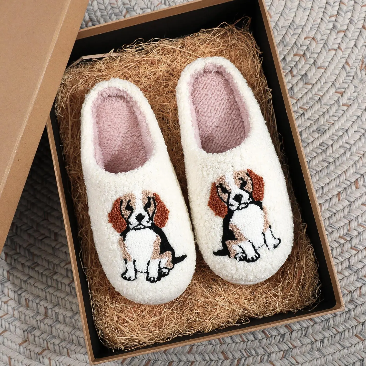 Beagle Pet Dog Pattern Embroidered Plush Home Thick-Soled Comfortable Furry Slippers Cute Warm Non-Slip Indoor Slippers Pet Mom Gift Dog Lovers Men and Women Can Wear