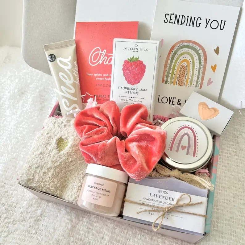 Christmas Gift Box , Thinking of You Gift, Gift Box for her, Gift for friend, Cheer Up Gift, Cozy Gift Box, Recovery Gift