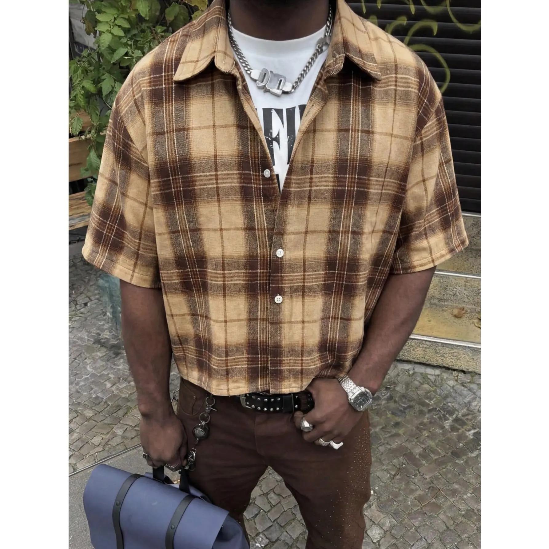 Men's Brown Plaid Button-Down Shirt, Short-Sleeved Retro Street Style Printed "28" Collar Casual Top, Regular Fit, Fashionable Spring/Summer Shirt, Suitable As A Gift For Husband Or Boyfriend.