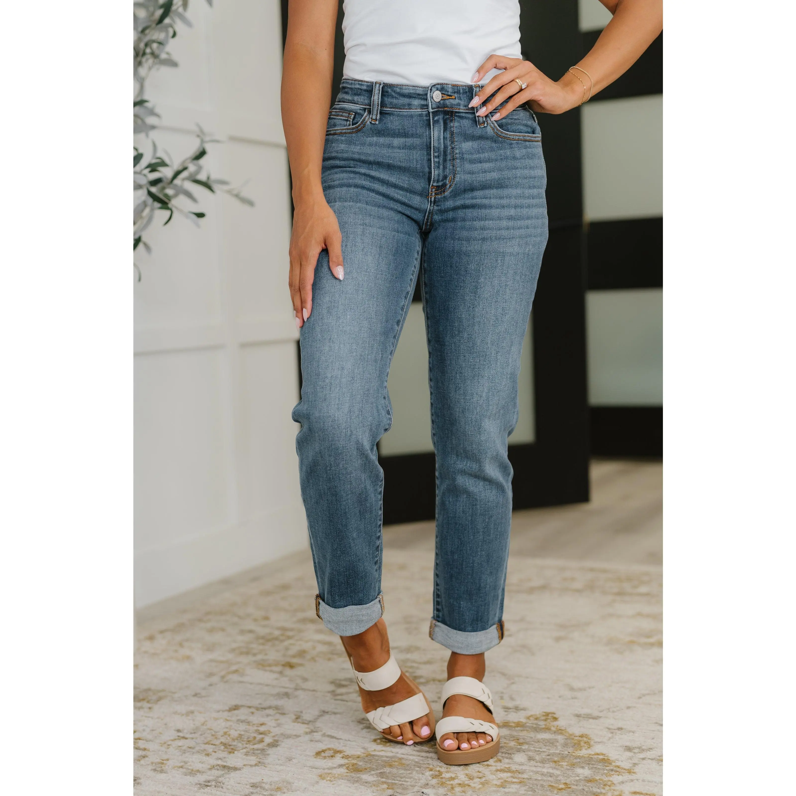 Judy Blue Mid Rise Boyfriend Classic Cuffed Jeans 82685, Stretchy Cotton Denim Womenswear Bottom