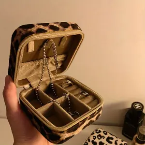 1pc Classic Leopard Print Jewelry Box, Portable Fabric Organizer with Zipper Closure, Rectangle Tabletop Storage for Earrings, Rings, Necklaces, Ideal for Travel & Party Accessories, Jewelry Travel Case