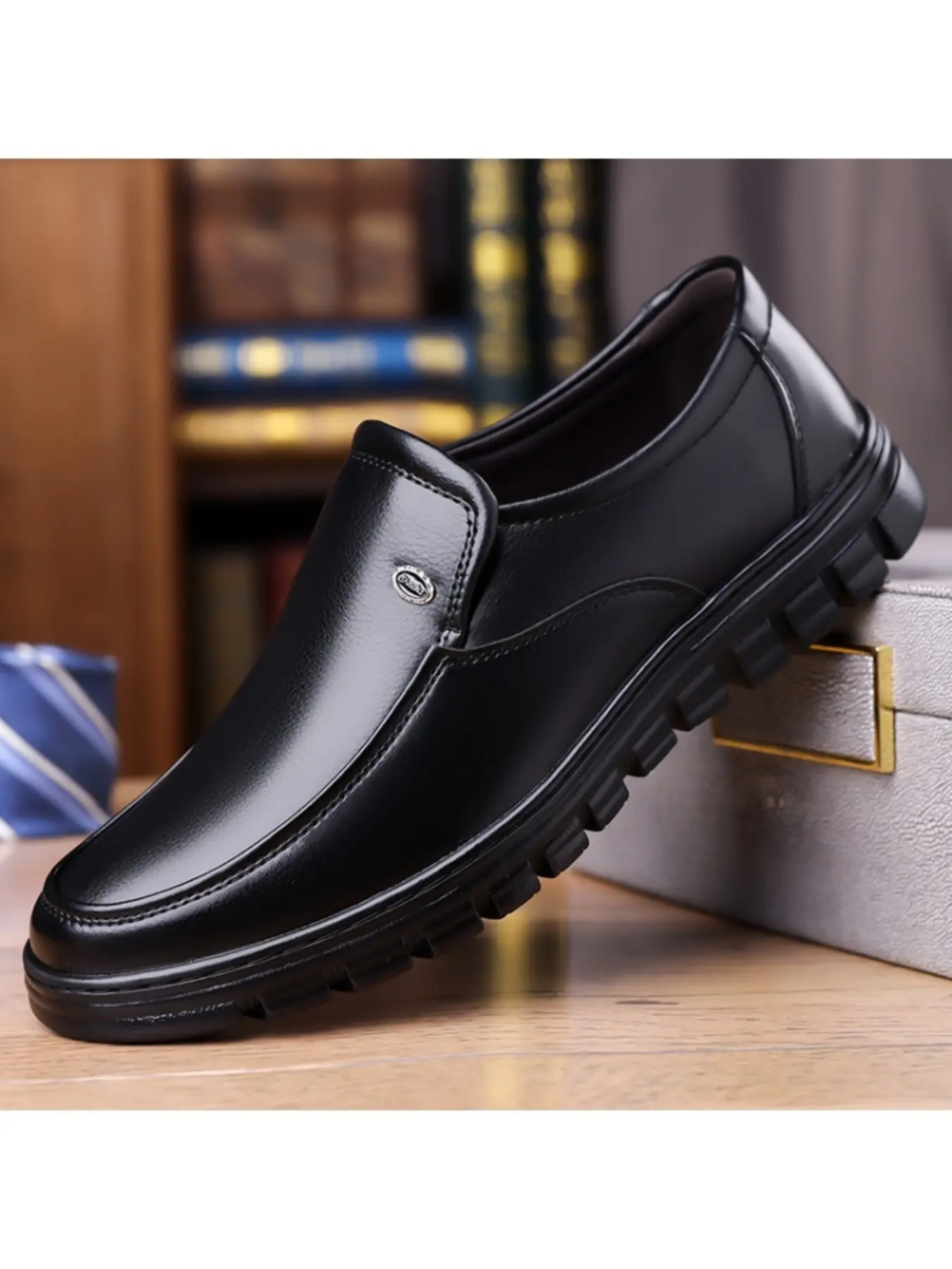 Men's Casual Leather Shoes, Slip-On Design, Comfortable Thick Sole, Versatile Shoes, Perfect for Office & Daily Wear, Affordable Loafers, Slip On Footwear