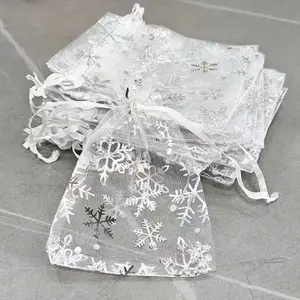 30pcs Snowflake Embroidered Gift Bags with Drawstring Closure, Elegant Christmas Party and Wedding Jewelry Packaging, Various Colors