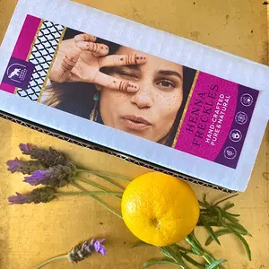 Henna Freckles DIY Kit, make your own fresh, real henna paste at home with our DIY kit. Only real henna leaves, freshly mixed by you! Never chemicals, or toxic dyes. Safe for delicate facial skin with lavender essential oil.