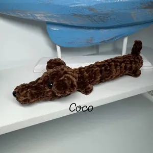 Tiny Coco the Dachshund – Handmade Plush Keychain