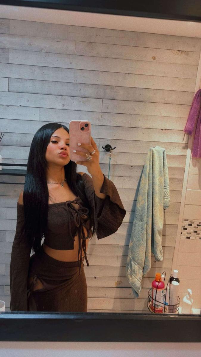 Item: Silky Straight [Natural Black], 7PCS Seamless, 24 Inch