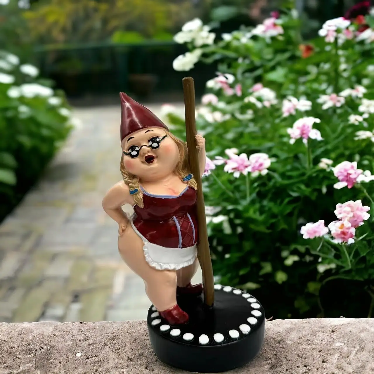 Creative Resin Statue, Funny Gnome Statue Decorative Ornament, Garden Patio Decoration, Gift for Friends