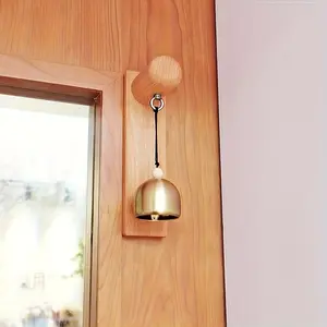 A retro wooden doorbell-mechanical, power-free doorbell device, made of solid wood, designed in rural farmhouse style, suitable for home, office or shop decoration, classic doorbell, suitable for house entrance and office decoration.