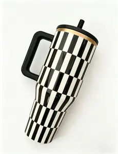 Hydrojug, a black and white checkered car-mounted flip-top large-capacity water bottle, is made of stainless steel and features a double-layer vacuum design.