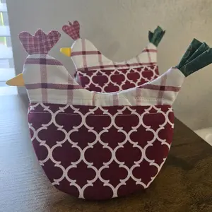 Maroon butterfly garden chicken potholders