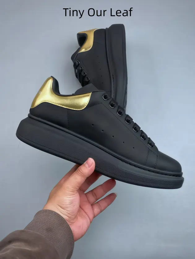 Sports Collectible Chunky Cushioned Sole Sneakers - Fatigue-Relieving Footwear for Long Shopping Trips